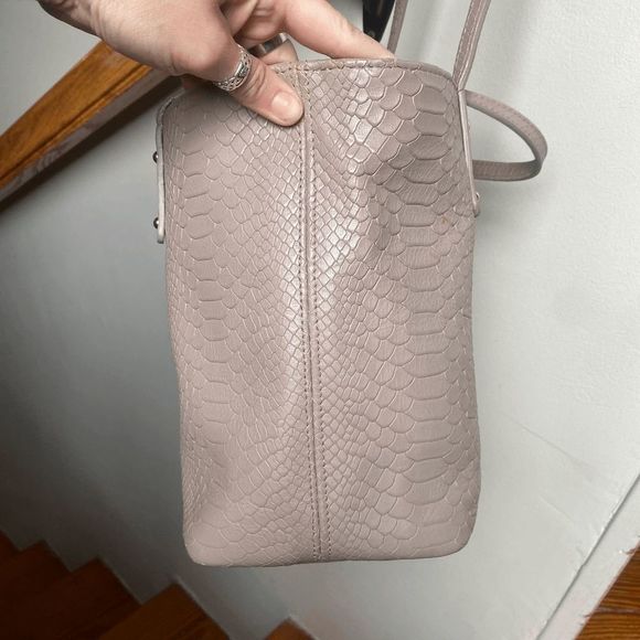 GiGi New York 🐾  TEDDIE TOTE Nude Embossed Python Leather, MSRP $365 - Picture 6 of 14
